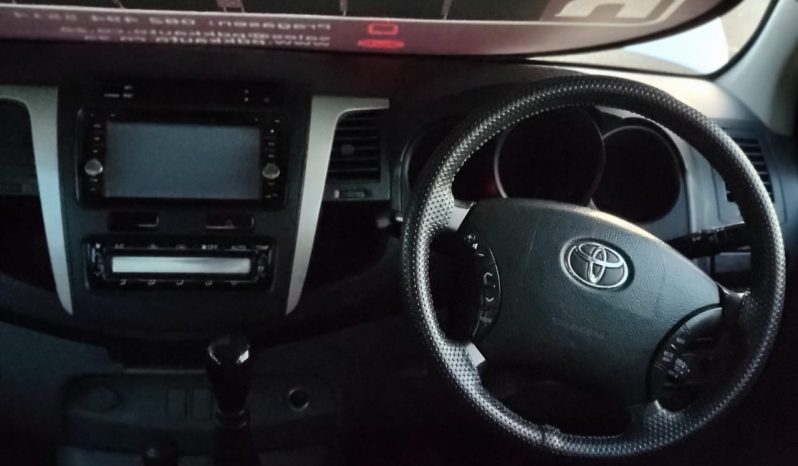 Used, 2011, Toyota Hilux 3.0 D4D, 4×4, White, Manual, Diesel full